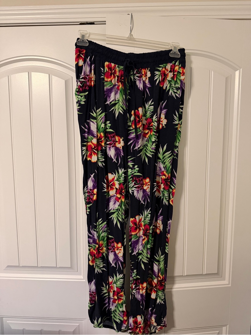 New Look Black Tropical Floral Wide-Leg Pants